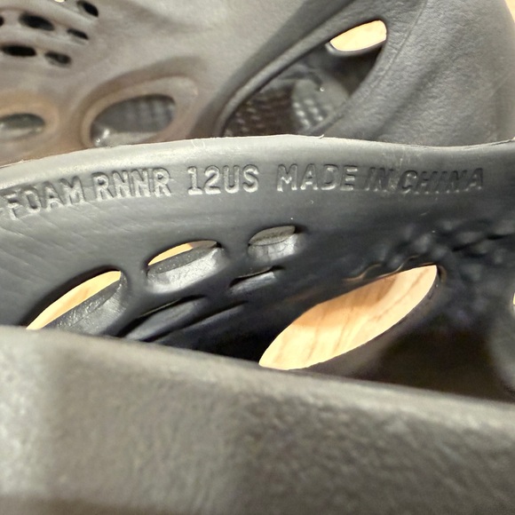 Adidas foam Yeezy rnnr 12 - Picture 6 of 6